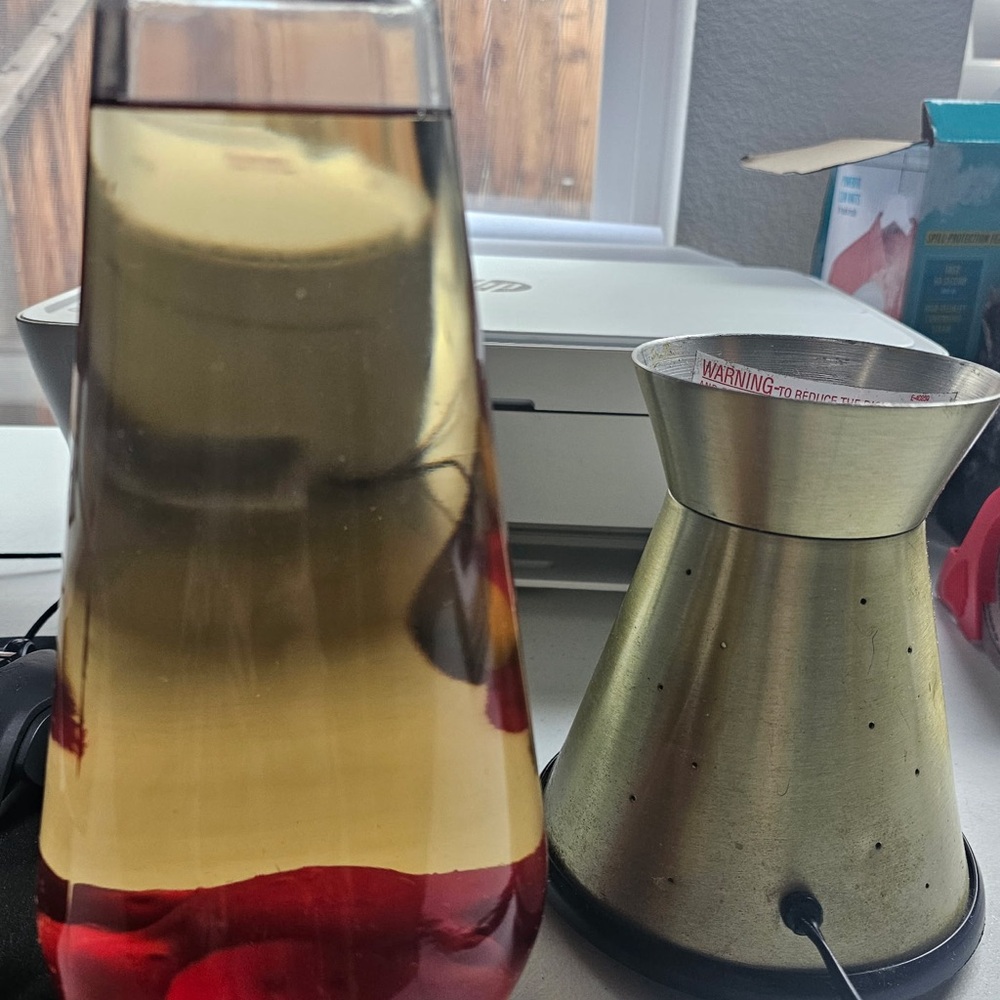 Vintage authentic working 70’s Gold and Red Lava Lamp Decor - Picture 9 of 9